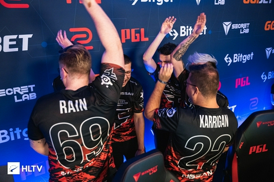 iQOO 15 王者荣耀十周年典藏版正式发布